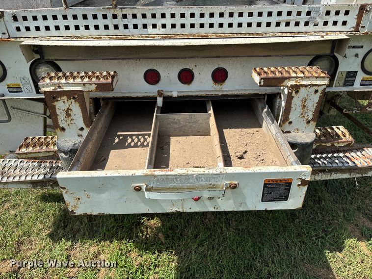 image for item NM9939 2006 Chevrolet C7500 bucket truck