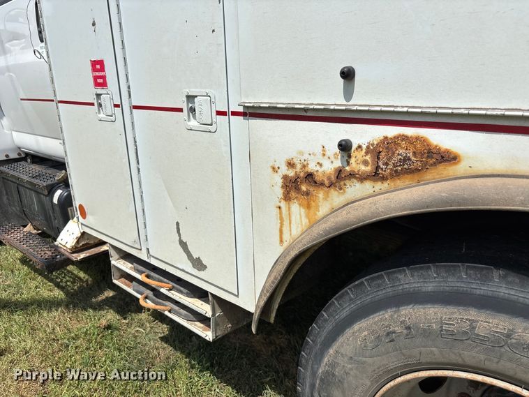 image for item NM9939 2006 Chevrolet C7500 bucket truck