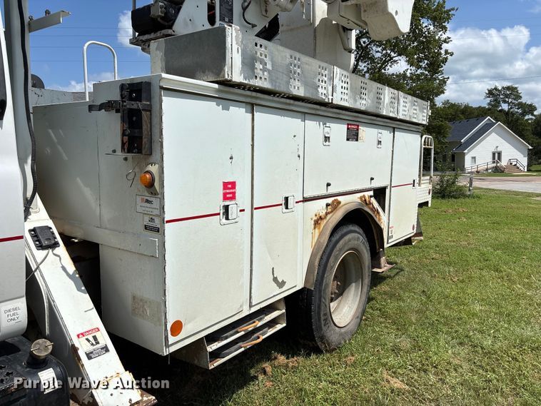 image for item NM9939 2006 Chevrolet C7500 bucket truck