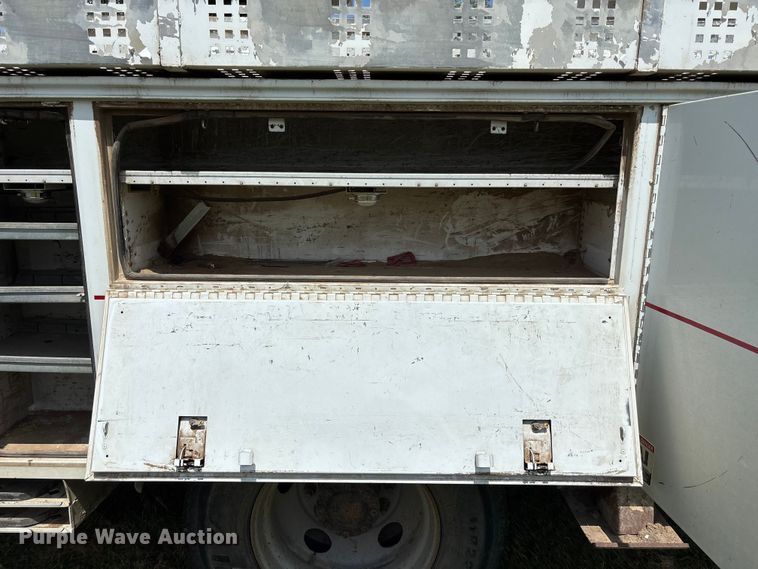 image for item NM9939 2006 Chevrolet C7500 bucket truck