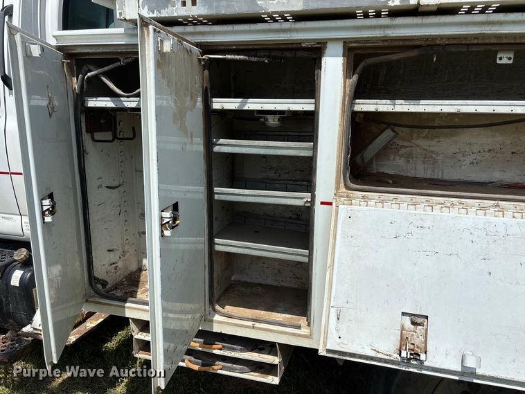 image for item NM9939 2006 Chevrolet C7500 bucket truck