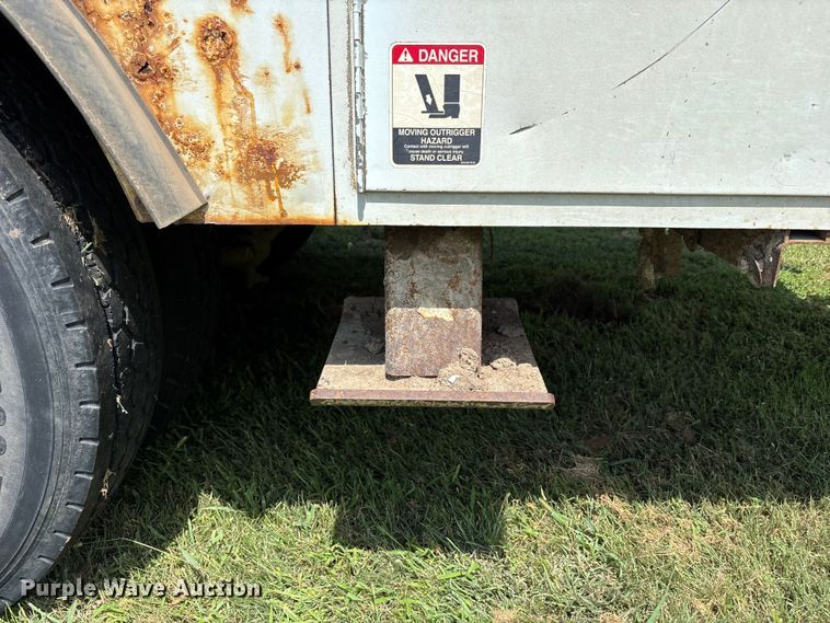 image for item NM9939 2006 Chevrolet C7500 bucket truck