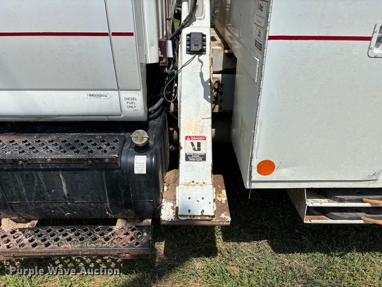 image for item NM9939 2006 Chevrolet C7500 bucket truck