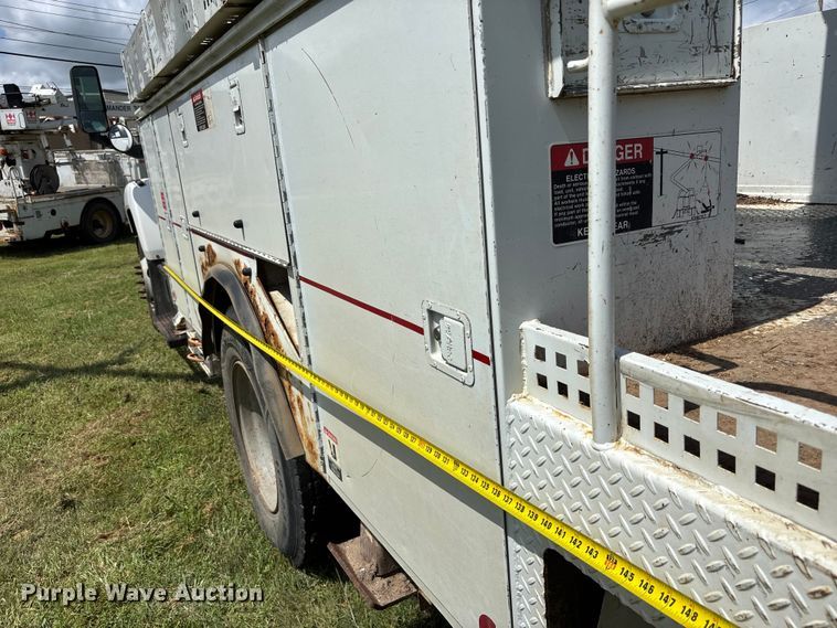 image for item NM9939 2006 Chevrolet C7500 bucket truck
