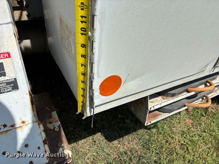 image for item NM9939 2006 Chevrolet C7500 bucket truck