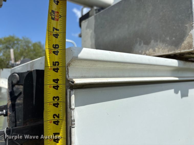 image for item NM9939 2006 Chevrolet C7500 bucket truck