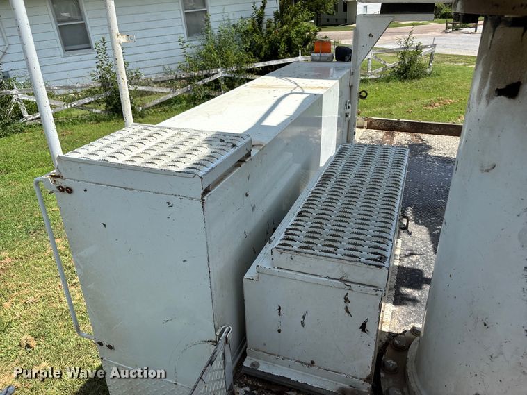 image for item NM9939 2006 Chevrolet C7500 bucket truck