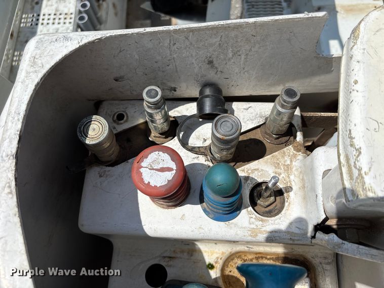 image for item NM9939 2006 Chevrolet C7500 bucket truck