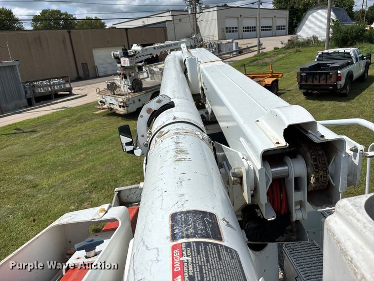 image for item NM9939 2006 Chevrolet C7500 bucket truck