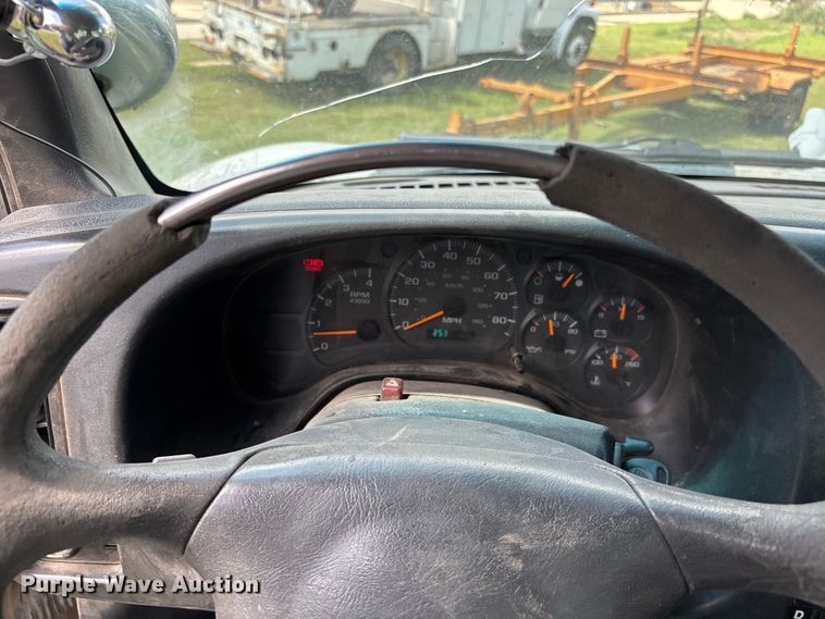 image for item NM9939 2006 Chevrolet C7500 bucket truck