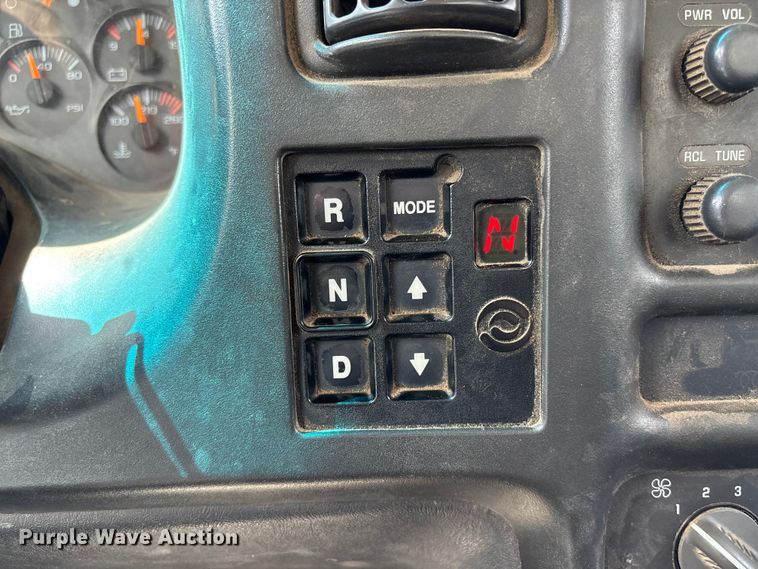 image for item NM9939 2006 Chevrolet C7500 bucket truck