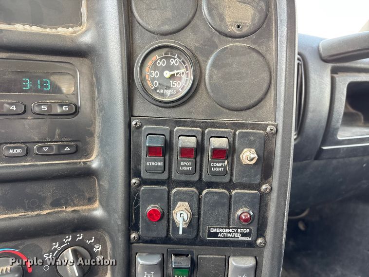 image for item NM9939 2006 Chevrolet C7500 bucket truck