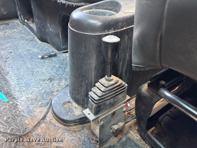 image for item NM9939 2006 Chevrolet C7500 bucket truck