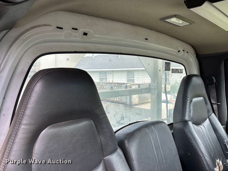 image for item NM9939 2006 Chevrolet C7500 bucket truck