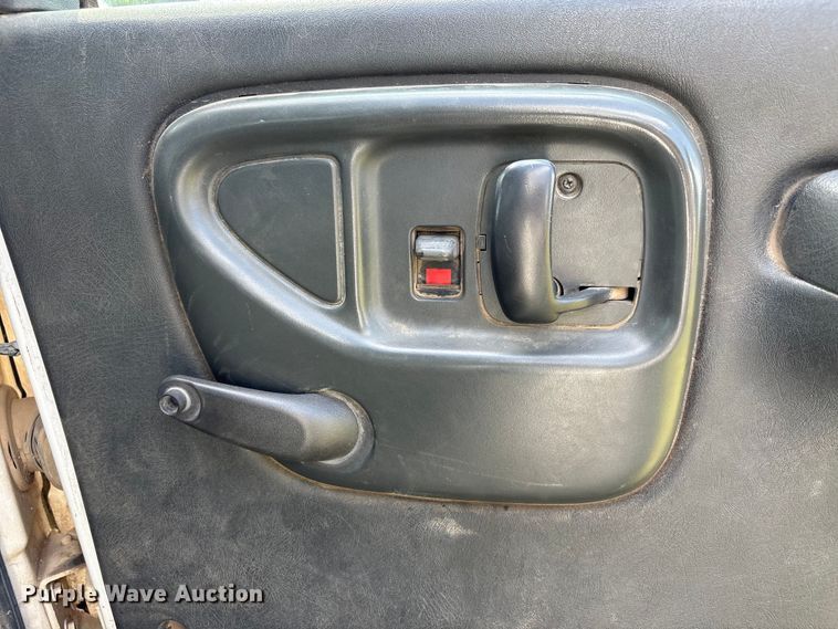 image for item NM9939 2006 Chevrolet C7500 bucket truck