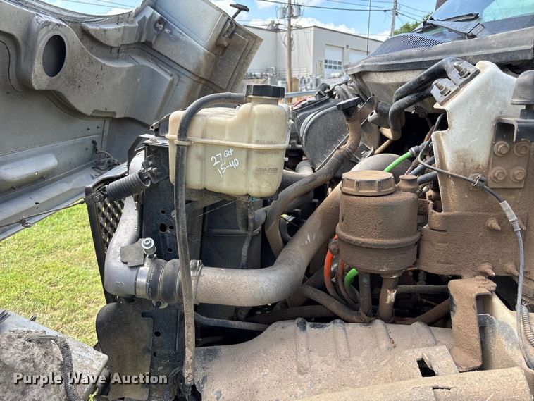 image for item NM9939 2006 Chevrolet C7500 bucket truck