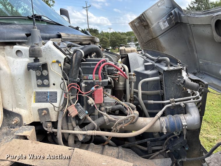 image for item NM9939 2006 Chevrolet C7500 bucket truck