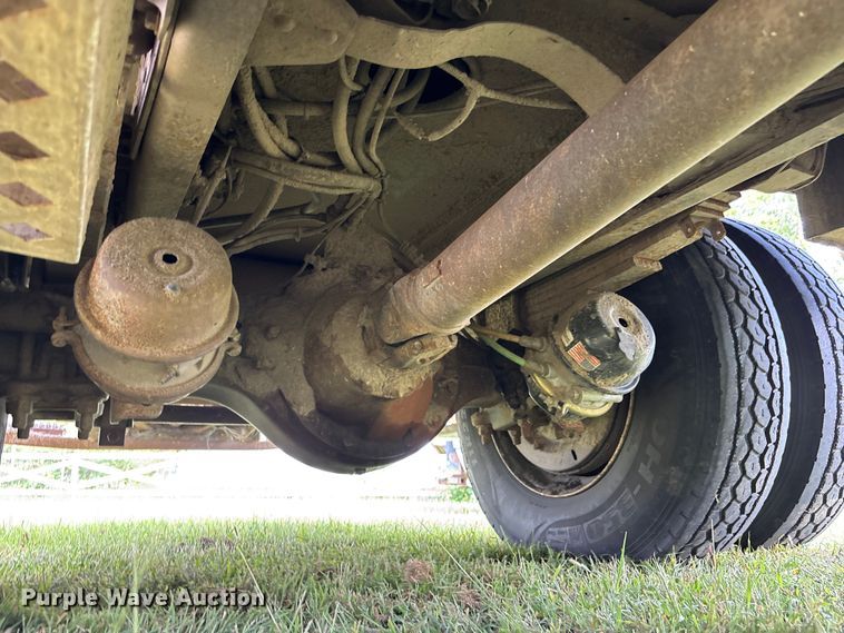 image for item NM9939 2006 Chevrolet C7500 bucket truck