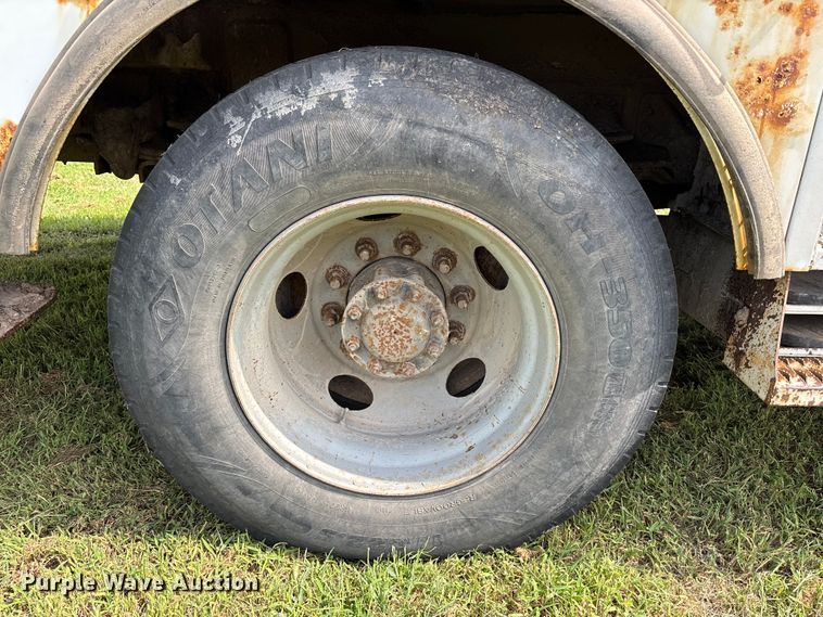 image for item NM9939 2006 Chevrolet C7500 bucket truck