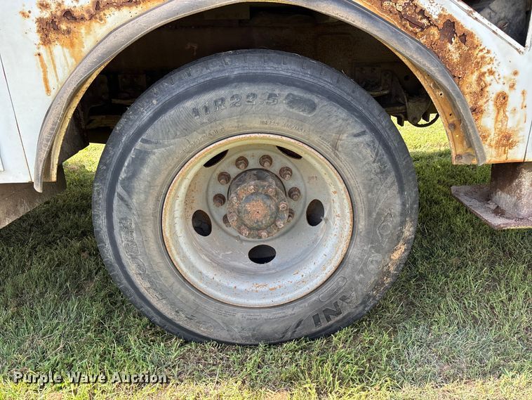 image for item NM9939 2006 Chevrolet C7500 bucket truck