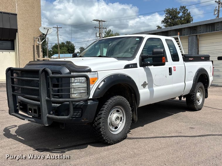2015 Ford F350 Super Duty Ext. Cab pickup truck
