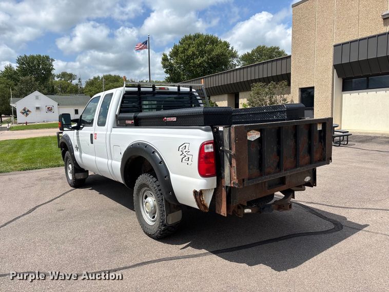 image for item NM9940 2015 Ford F350 Super Duty Ext. Cab pickup truck