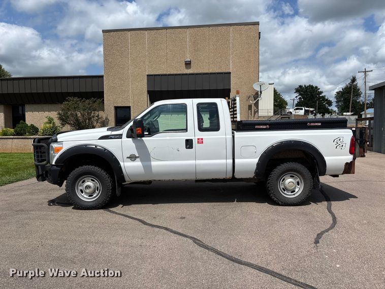 image for item NM9940 2015 Ford F350 Super Duty Ext. Cab pickup truck