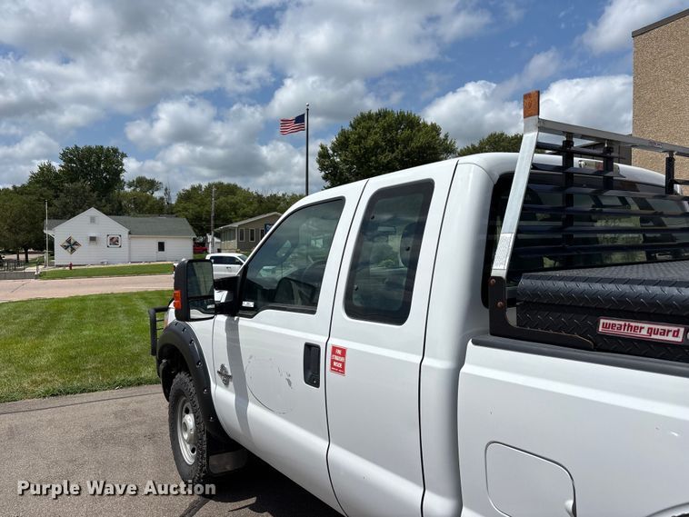 image for item NM9940 2015 Ford F350 Super Duty Ext. Cab pickup truck