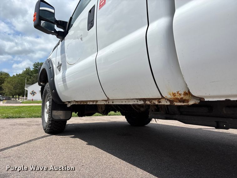 image for item NM9940 2015 Ford F350 Super Duty Ext. Cab pickup truck
