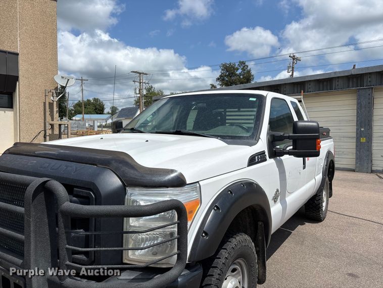 image for item NM9940 2015 Ford F350 Super Duty Ext. Cab pickup truck