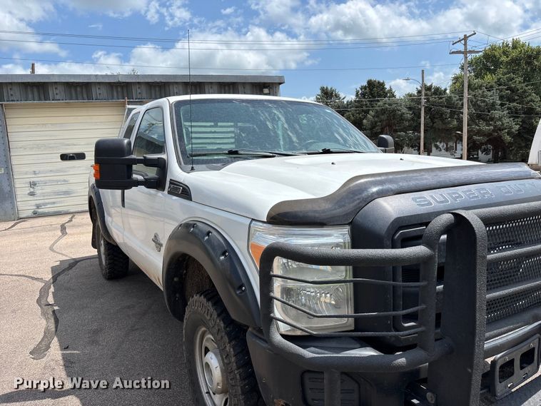 image for item NM9940 2015 Ford F350 Super Duty Ext. Cab pickup truck