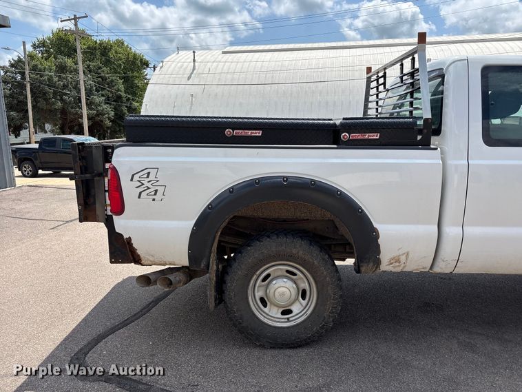 image for item NM9940 2015 Ford F350 Super Duty Ext. Cab pickup truck