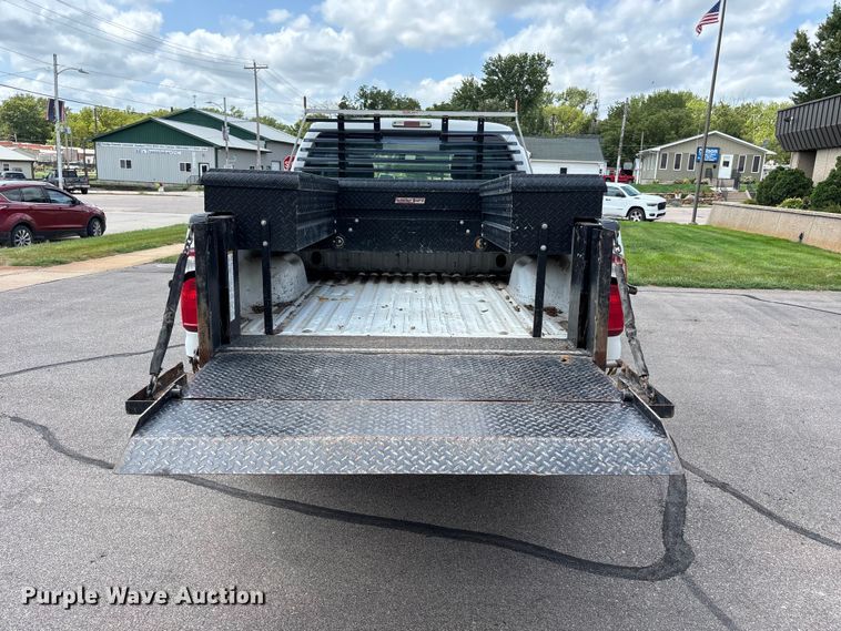 image for item NM9940 2015 Ford F350 Super Duty Ext. Cab pickup truck