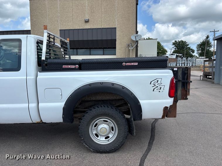 image for item NM9940 2015 Ford F350 Super Duty Ext. Cab pickup truck