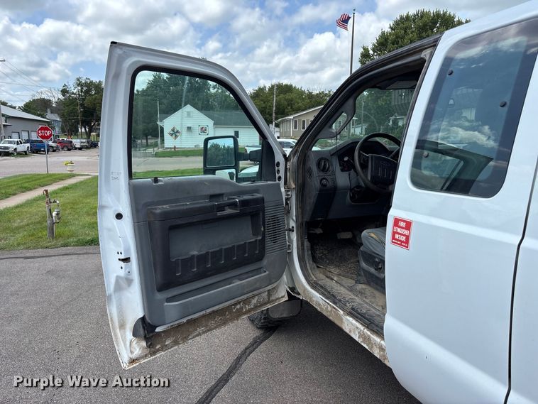 image for item NM9940 2015 Ford F350 Super Duty Ext. Cab pickup truck