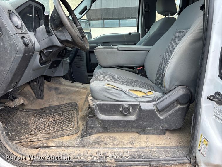 image for item NM9940 2015 Ford F350 Super Duty Ext. Cab pickup truck
