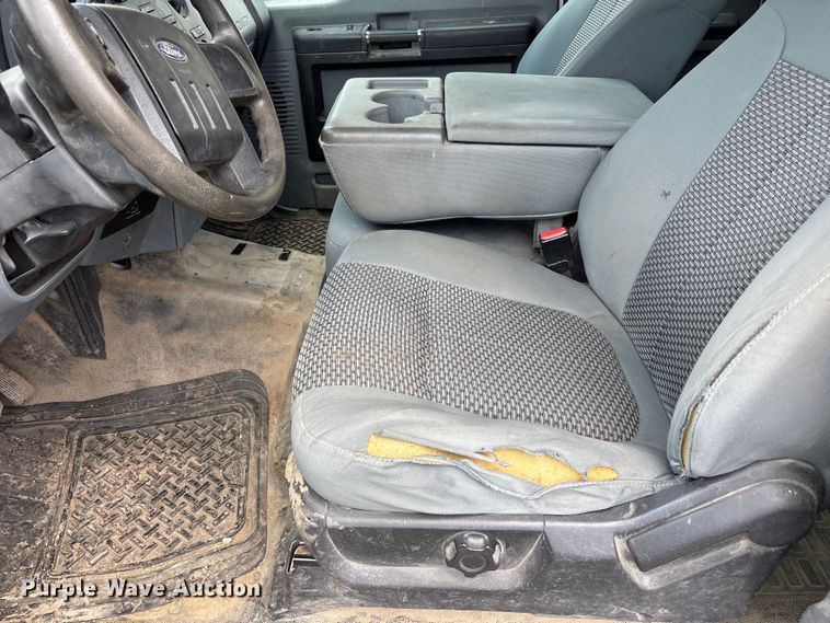 image for item NM9940 2015 Ford F350 Super Duty Ext. Cab pickup truck
