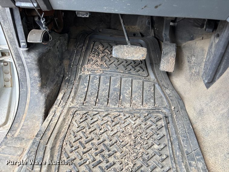 image for item NM9940 2015 Ford F350 Super Duty Ext. Cab pickup truck