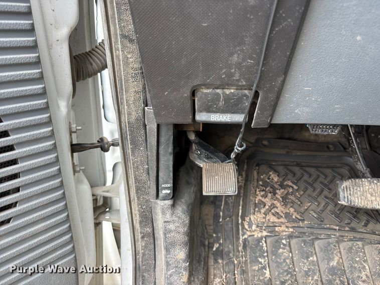 image for item NM9940 2015 Ford F350 Super Duty Ext. Cab pickup truck