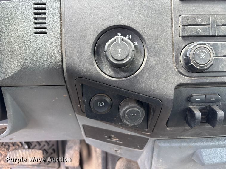 image for item NM9940 2015 Ford F350 Super Duty Ext. Cab pickup truck