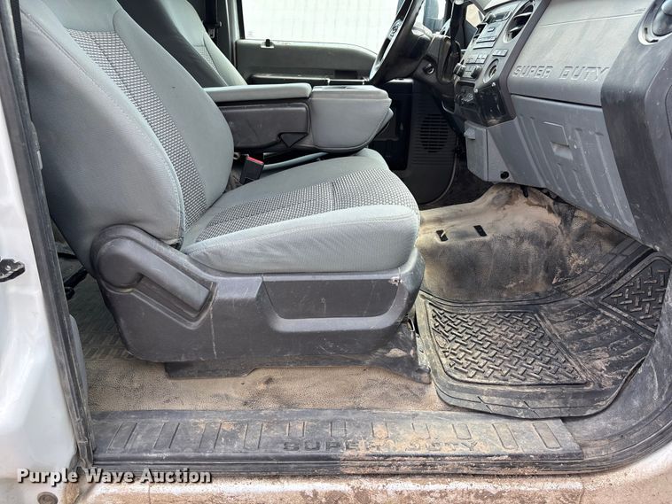 image for item NM9940 2015 Ford F350 Super Duty Ext. Cab pickup truck