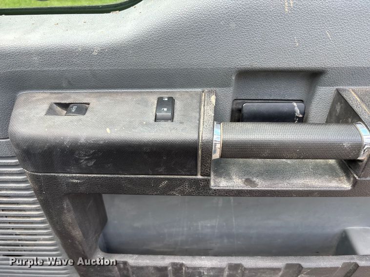 image for item NM9940 2015 Ford F350 Super Duty Ext. Cab pickup truck
