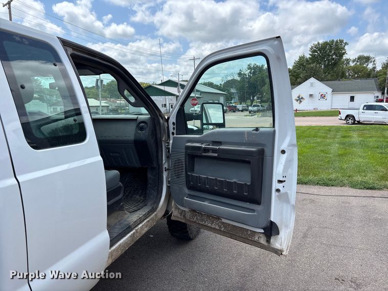 image for item NM9940 2015 Ford F350 Super Duty Ext. Cab pickup truck