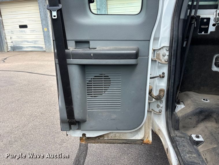 image for item NM9940 2015 Ford F350 Super Duty Ext. Cab pickup truck