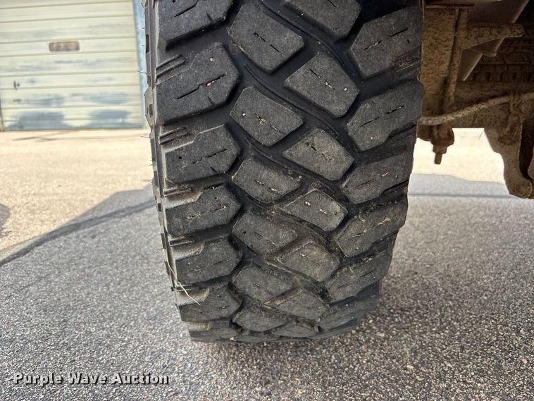 image for item NM9940 2015 Ford F350 Super Duty Ext. Cab pickup truck