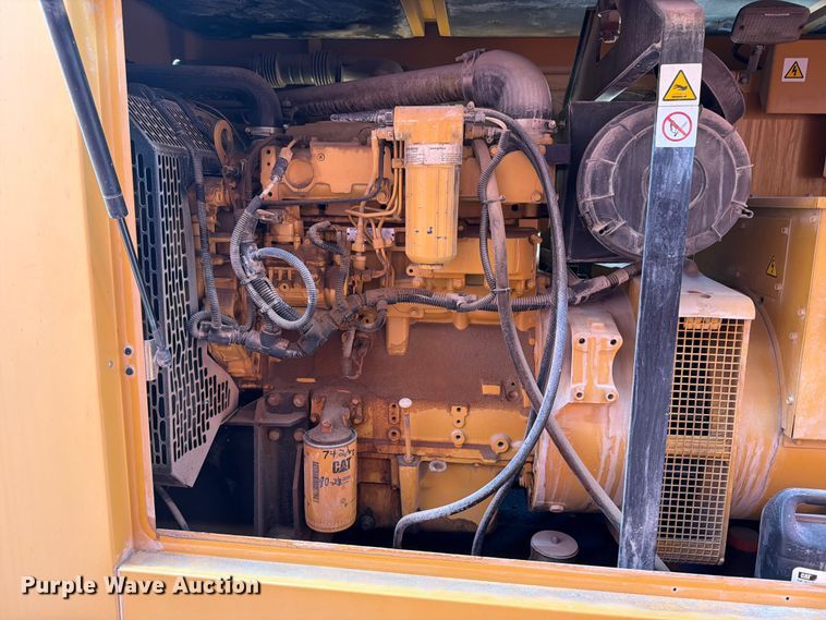 image for item OE9693 2004 Caterpillar D80P4 generator