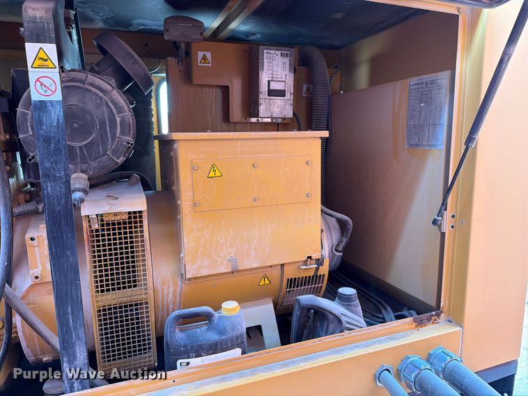image for item OE9693 2004 Caterpillar D80P4 generator