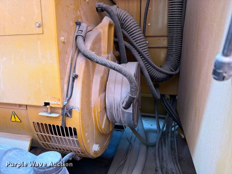 image for item OE9693 2004 Caterpillar D80P4 generator