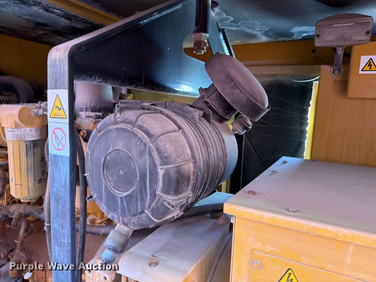 image for item OE9693 2004 Caterpillar D80P4 generator