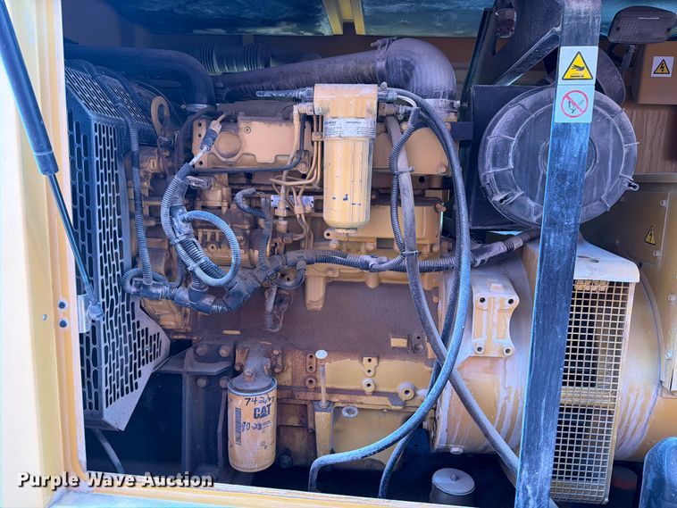 image for item OE9693 2004 Caterpillar D80P4 generator